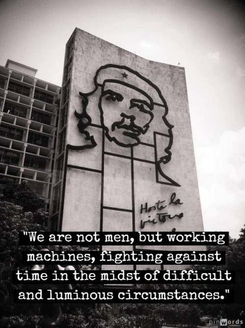 photo taken by me outside the Ministry of Interior building in Plaza de la Revolución, H