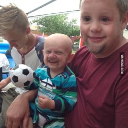 9gag:  Face swap went terribly well 👶👹