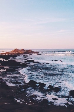 boobiesontoast:  Image via We Heart It #love #miss #sea #summer #sunset #waves - https://weheartit.com/entry/138510510