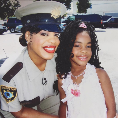securelyinsecure:Niecy Nash and her beautiful daughter Dia #Twinning