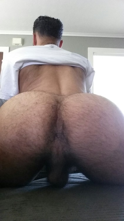enriqueexposed:  www.enriqueexposed.tumblr.com