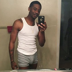 allthingssexyy:  handsomeone25:  Fucking Daddy😘🙌🏾  I swear I love me some Knockout he sexy asff  He sexy as hell he can get it