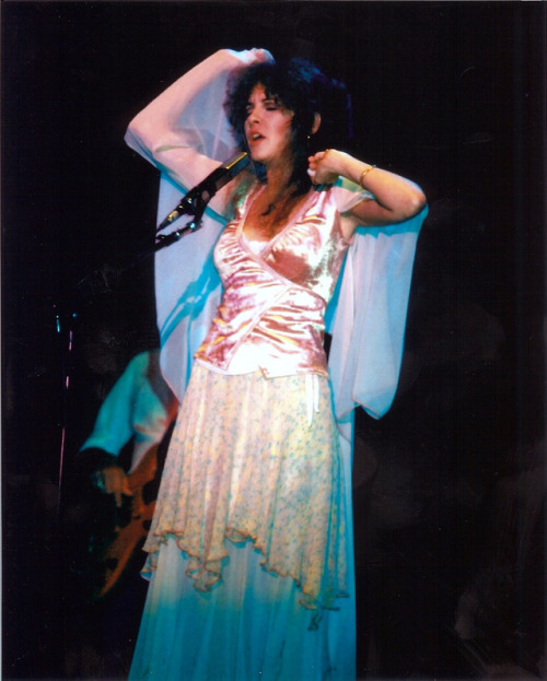 goldduststevie: Request: Stevie performing “Rhiannon” while wearing her moon necklace.
