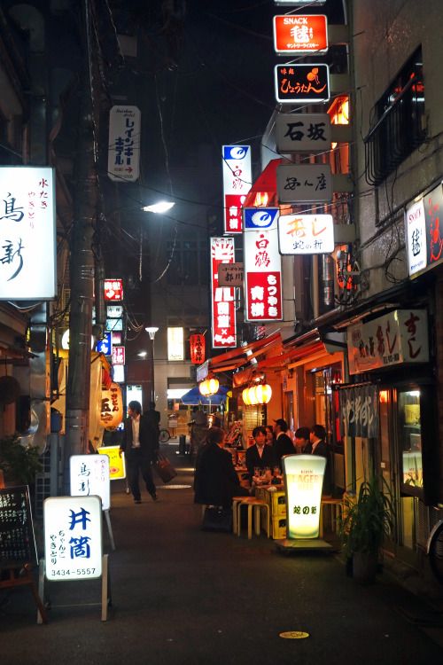 ninetail-fox:  an alley ,Shinbashi