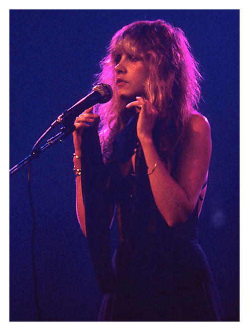 crystallineknowledge:Stevie photographed during the ‘Rumours Tour’ at Madison Square Garden in 1977.
