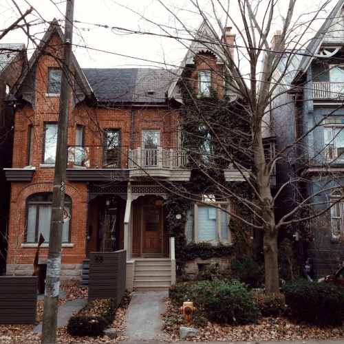 belongtothedead:markham street, annex, toronto.