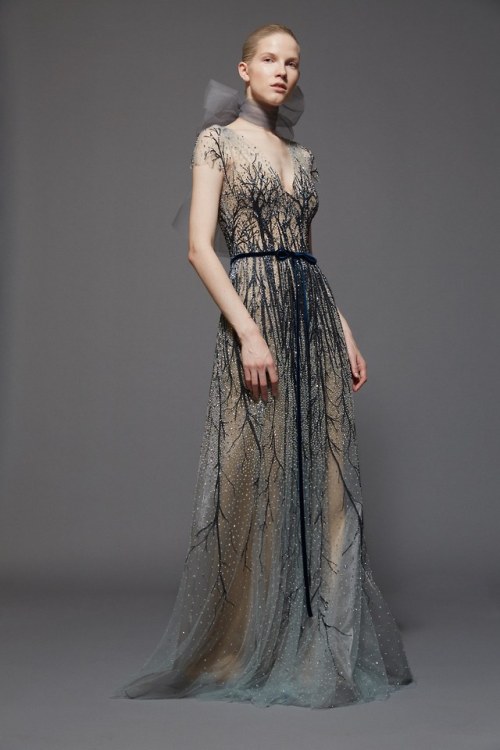 game-of-style: Gown and cape for a Lady of House Blackwood, sworn to Riverrun - Reem Acra Pre Fall 2