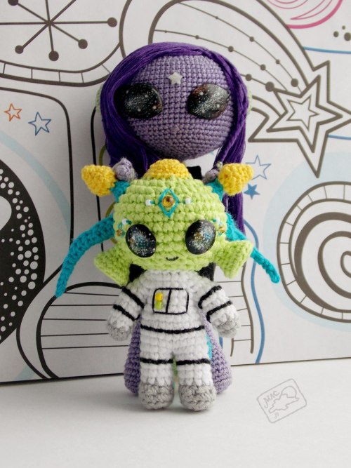 ann-the-amigurumer:Just some more photos with my aliens :)