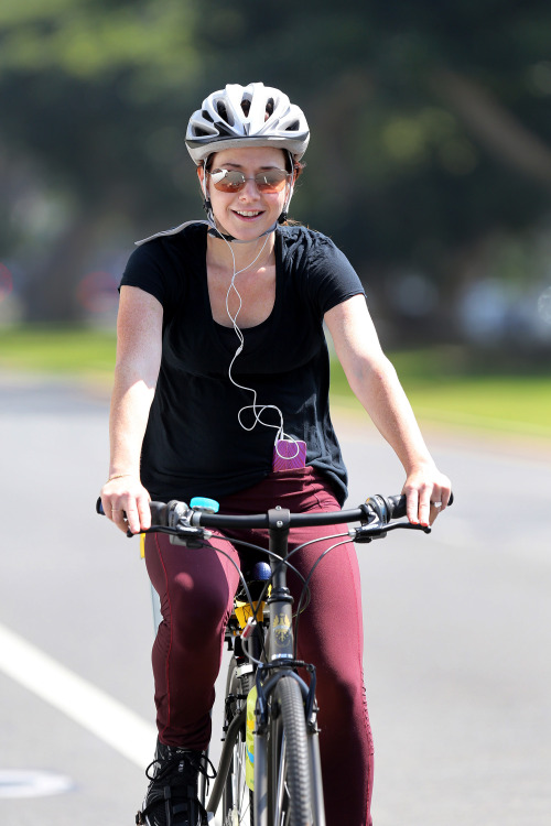 Alyson Hannigan | out on her bike in Santa Monica @ full gallery - bit.ly/1gu2ZsN