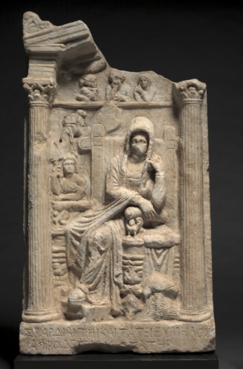 cma-greek-roman-art: Grave Stele (Relief), c. 50 BC, Cleveland Museum of Art: Greek and Roman ArtThe