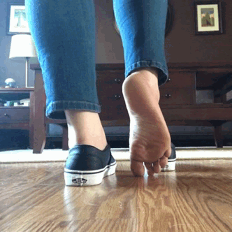 footinmouth:  Sometimes, there’s shoes (sort of)…