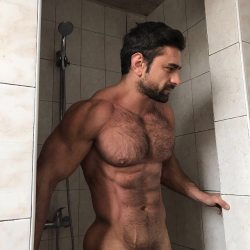 bigmalepecs:  Sergey Nyzhnyk