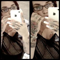 tattooedwomenarebeautiful:  Thanks http://leavemarks.tumblr.com for the submission! :)