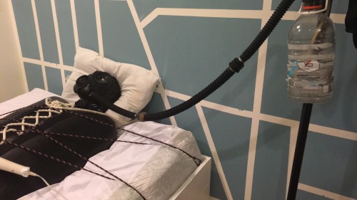 rubberelectropoppers:  Superb Sunday night work on me, thanks @mykinklife and @strugglepup 
