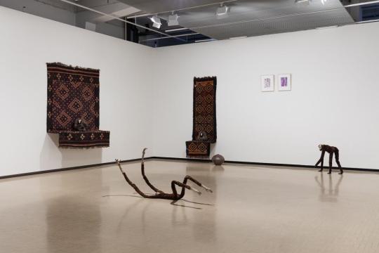 astronaute: astronaute: i went to an art gallery for the first time yesterday and there was a long ass monkey on the floor and now i feel cursed imagine walking into an art gallery for the first time in your life and seeing this  I support him