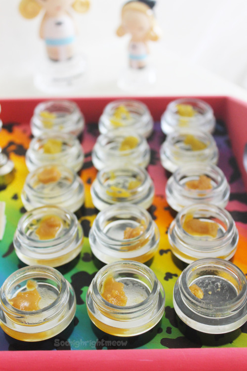 soohighrightmeow:  “Live resin, smoke the rainbow” 