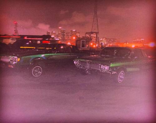 adrianainla:Los Angeles Cruise Night #flashback #mivida #lowrider #chicana #green #losangeles #xican