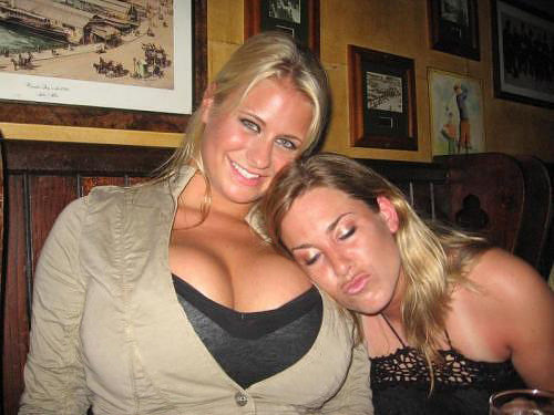 sizedisparity:  If I was a chick with big tits, I’d do the exact same thing. Low