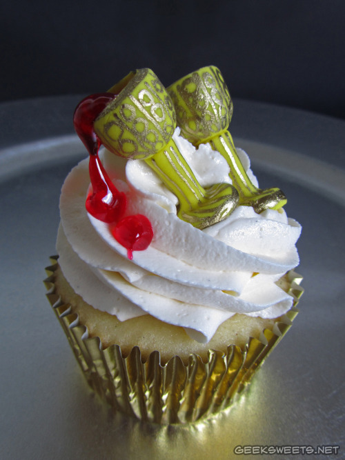 heyytherecupcake:  Princess Bride Cupcakes from Geek Sweets 