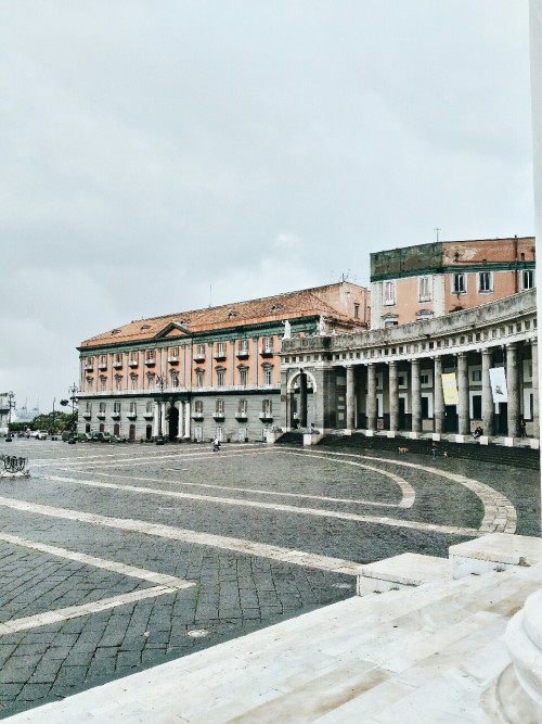 nonmoriremomai:Naples, Italy.