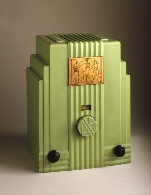 Harold van Doren, Midget radio, 1933. Designed for Air-King Products Co. Inc. with J.G. Rideout. Via