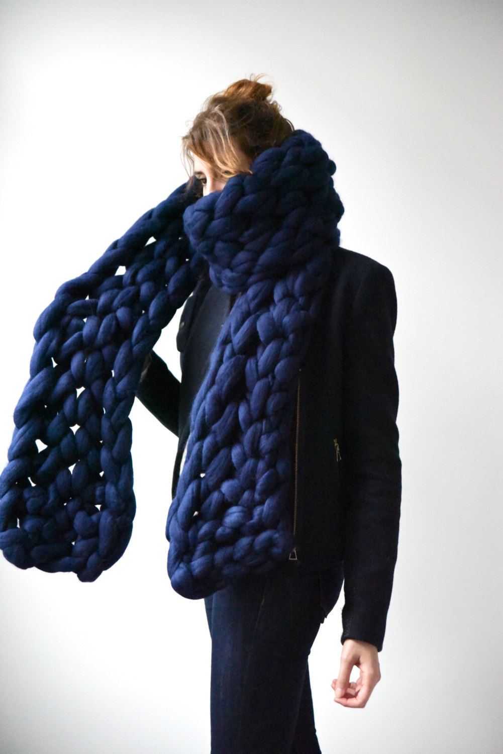 culturenlifestyle:  Handmade Oversized Scarves &amp; Chunky Blankets In love