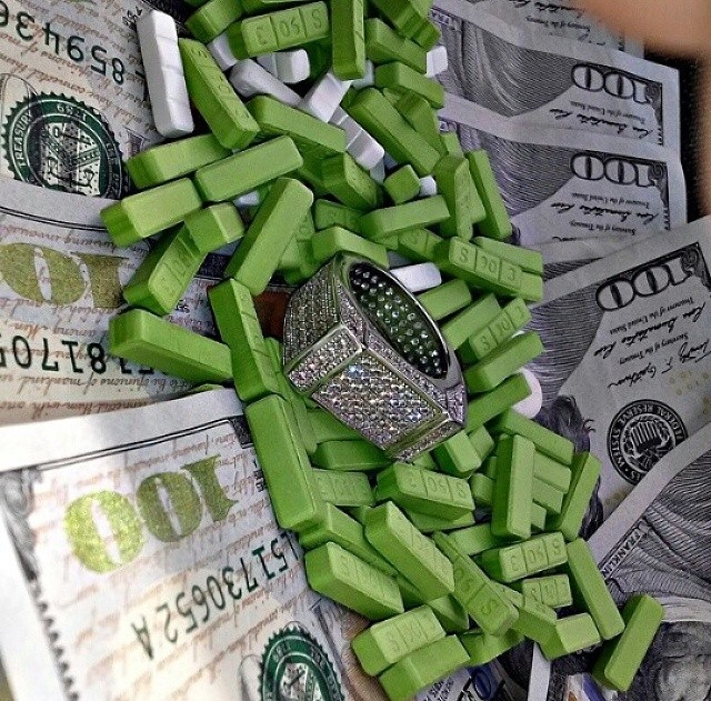 notquiteheaven:  skankin-it-easy:  slauson:  o-waysblowinginsmoke:  slauson:  o-waysblowinginsmoke: