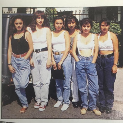 unapologeticsweetness:  Chicanas in the 90s 😍