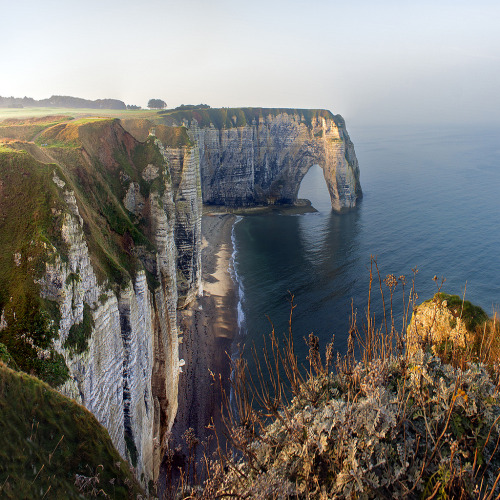 mountainish:  Cliffs (by Pilar Azaña)