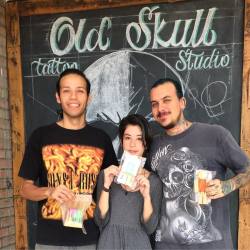 Y aquí tenemos a los primeros donadores de juguetes de esta gran iniciativa. Que estás esperando. Ven a @oldskull.tattoo y hagamos que más niños reciban sus regalos esta Navidad!!!! Tatuajes por juguetes. Nos vemos este 17 y 18  (en Old Skull Tattoo