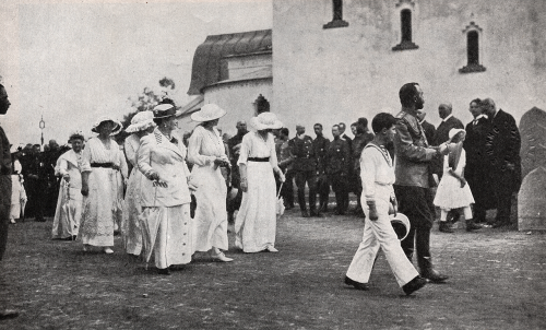 romanovsonelastdance:When the war started, part of the Czarskoe Selo Palace was made into a hospital