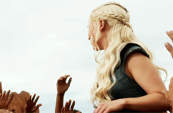  “Mhysa!” they called. “Mhysa! MHYSA!” They were all smiling at her, reaching for her, kneeling befo
