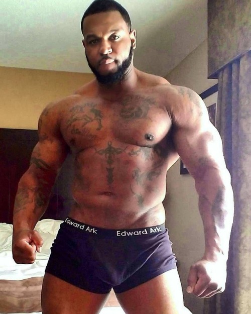 fcsdtrmntn:  @blackstripperworshippers