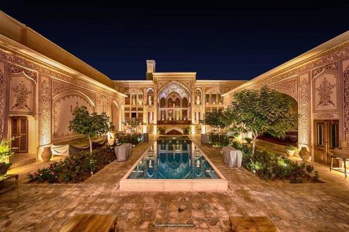 architecturealliance:Mahinestan Raheb, Kashan, Iran