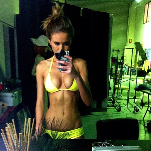dailyfitnessgirls:    Strong mind, strong body.   Like
