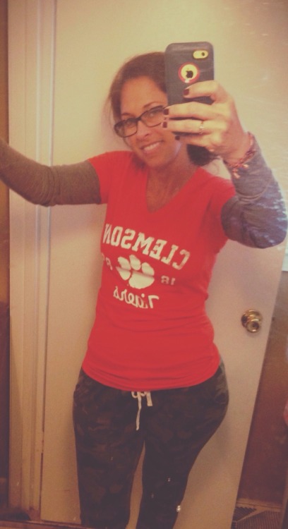 40andbeautiful:  Those hips tho…