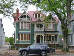 victorianhouses:   	Victorian by army.arch