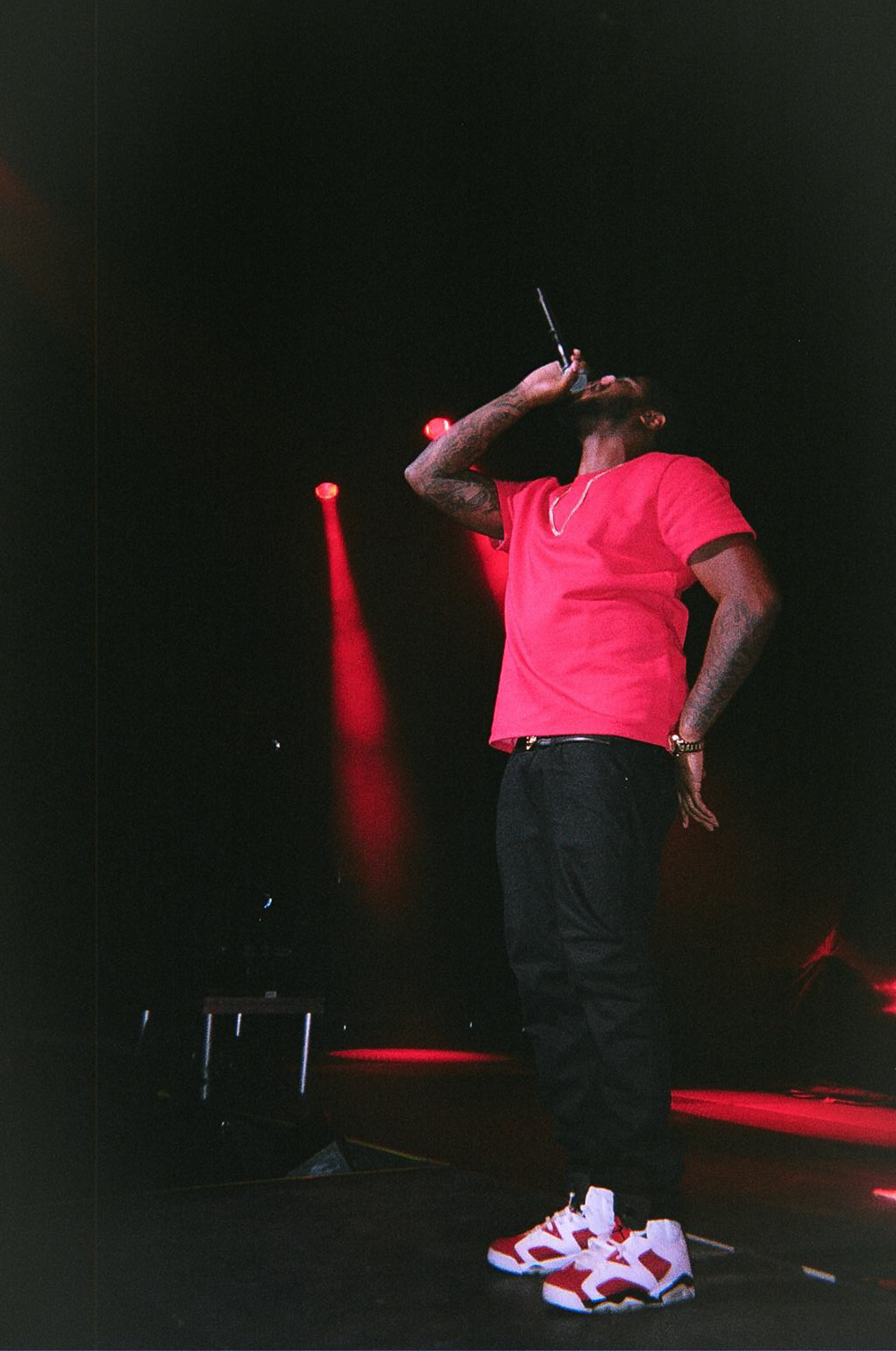 Big KRIT performing at MSG Theatre while on the Macklemore & Ryan Lewis World Tour
MSG Theatre | New York, NY | November 13, 2014
Photo | sammmcalear
Format | 35mm Disposable Camera
cc: defjamblr bigkrit
————————————————————
Follow us on instagram...