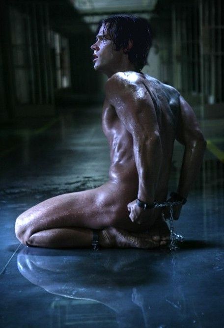 male-celebs-naked:  Jared PadaleckiSee more here