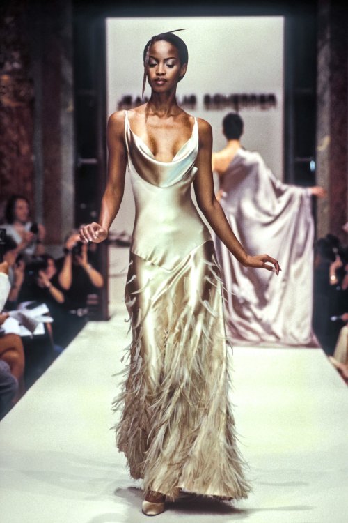 Georgianna Robertson @ Jean Louis Scherrer Haute Couture Fall/Wint 1998