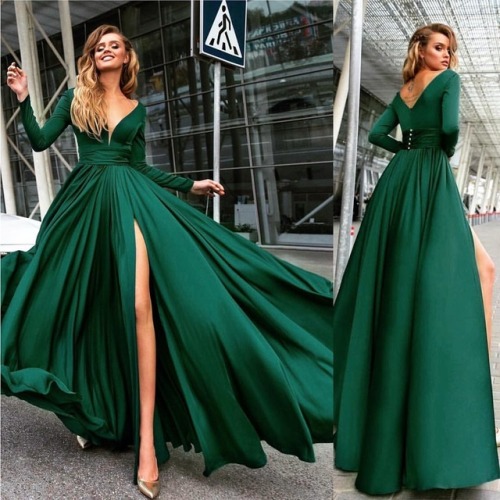 gorgeous dress . shop from our bio . . #prom2019 #gown #eveningdress #prom2k19 #formal #vestido #pro