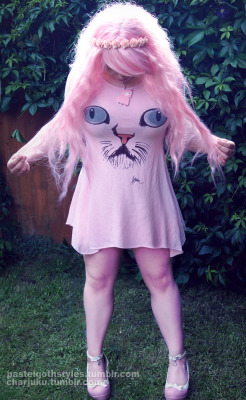 pastelgothstyles:  charjuku:  My review for this gorgeous cat dress can be found HERE! It’s from the amazingly cheap store MartofChina! :3You can buy the dress for only ů.50 / £4.40 / €5.52 HERE!Alpaca necklace from Glitterbomb!  New review