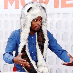 pumpkinmcqueen:  gael-garcia:  😙  So cute