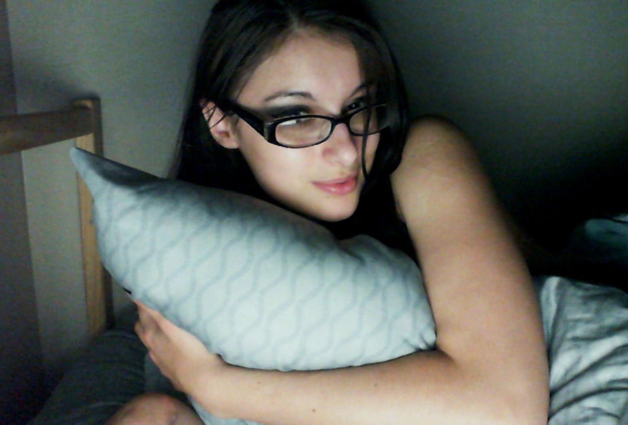 nekkid-stuff:  just kidding couldnt sleep come cuddle pls  Love u&hellip;.