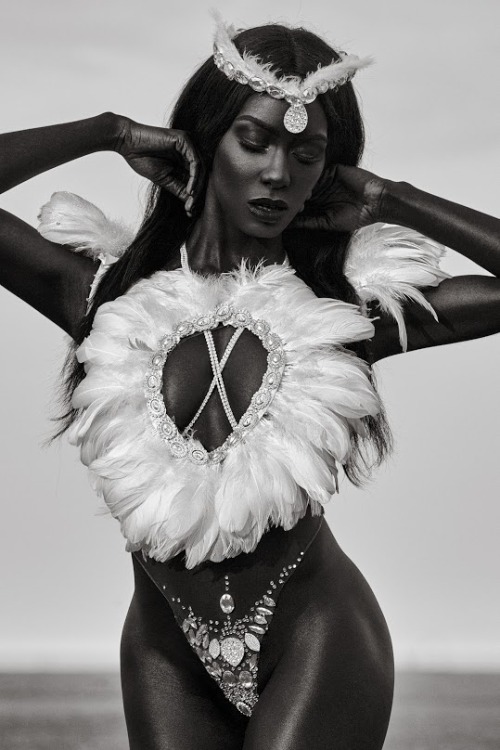 “Ode to Herbritts”Huis Van Suri x Imperial Swan 16′ Collection Shot by @ishmilwaterman Click on name