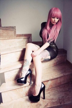 i-dream-of-inked-babes:  I Dream Of Inked