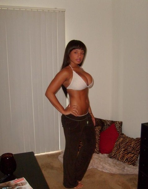 ebonynude:  More black booty than you can shake a stick at! EbonyNude 