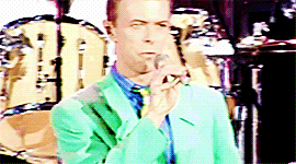 ziggysstardust-deactivated20160:  We can be heroes just for one day ♪ David Bowie