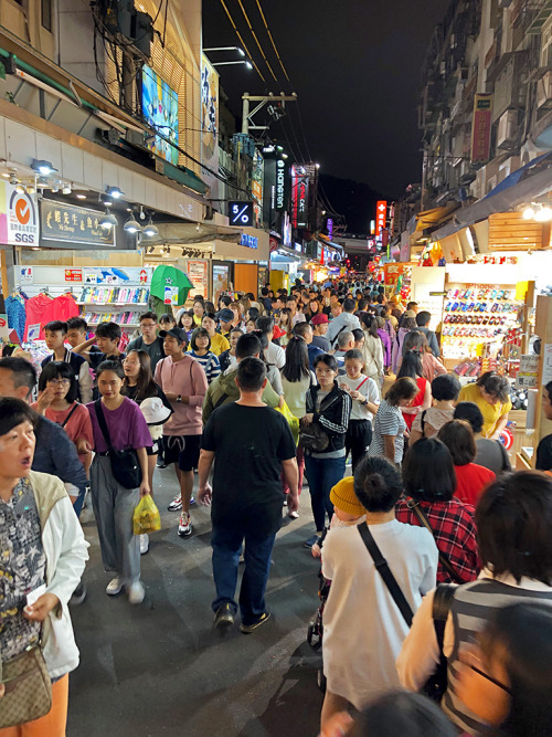 Shilin Night Market, Taipei TaiwanThe Shilin Night Market is one of the largest night markets in the