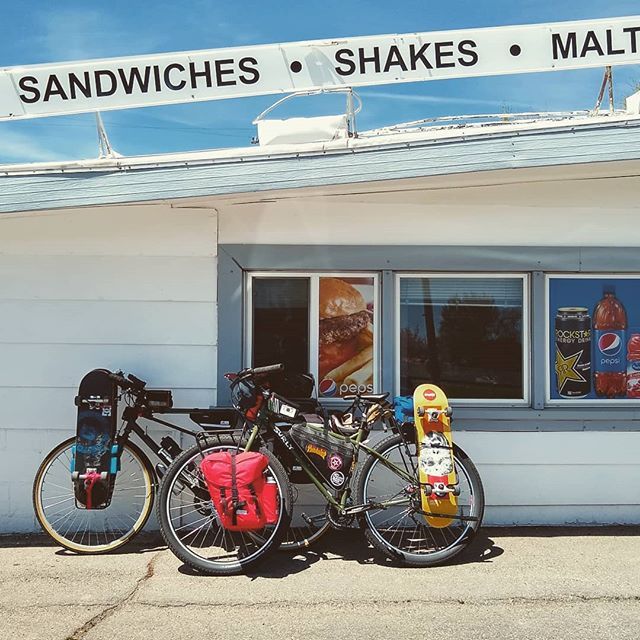 Mick’s dinner. Shelley, Idaho. Lunch special - barbeque roast beef, French fries, and a drink. $5.99.
#idaho #micks #roadtrip #skateboarding #surlybikes http://bit.ly/30a3jZL